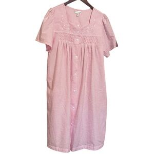 Miss Elaine Seersucker Short Robe With Pockets Snap up front Size XL